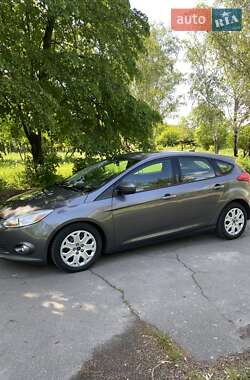 Хэтчбек Ford Focus 2011 в 