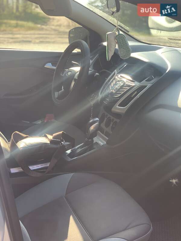 Седан Ford Focus 2013 в Макарове