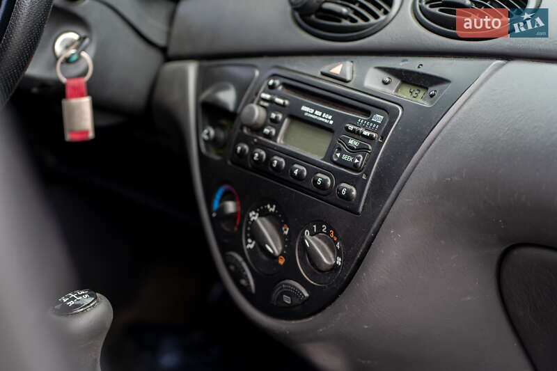 Хэтчбек Ford Focus 2001 в Львове фото 14 Хэтчбек Ford Focus 2001 в Львове