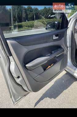 Хэтчбек Ford Focus 2007 в 