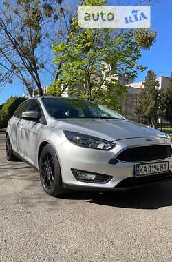 Хэтчбек Ford Focus 2015 в Киеве