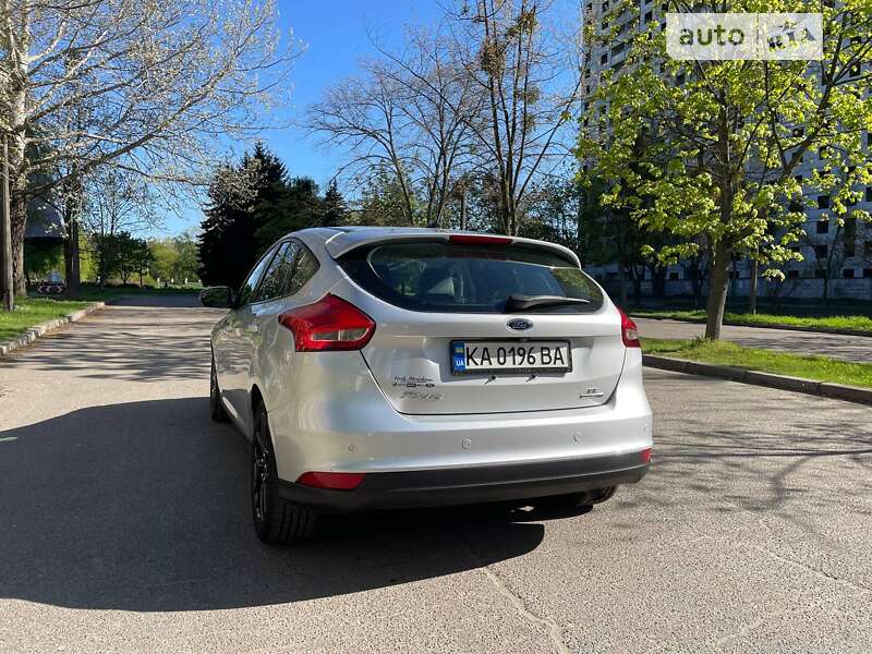 Хэтчбек Ford Focus 2015 в Киеве