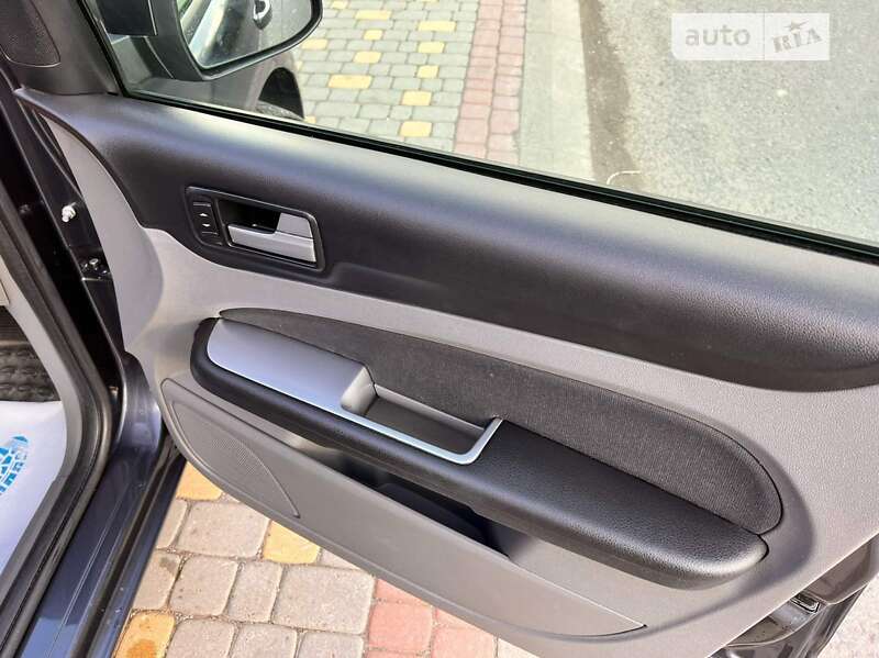 Хэтчбек Ford Focus 2010 в Ужгороде