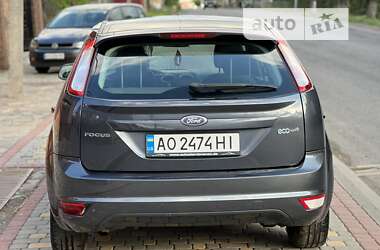 Хэтчбек Ford Focus 2010 в 
