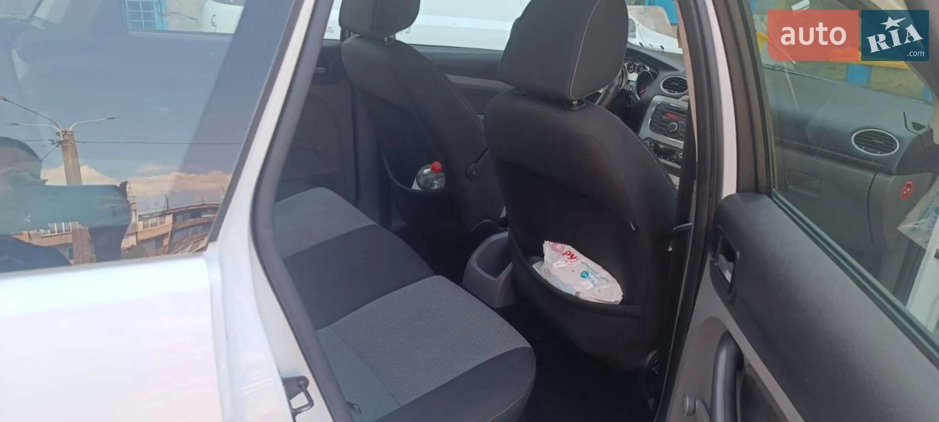 2010 Ford Focus - мініатюра 18