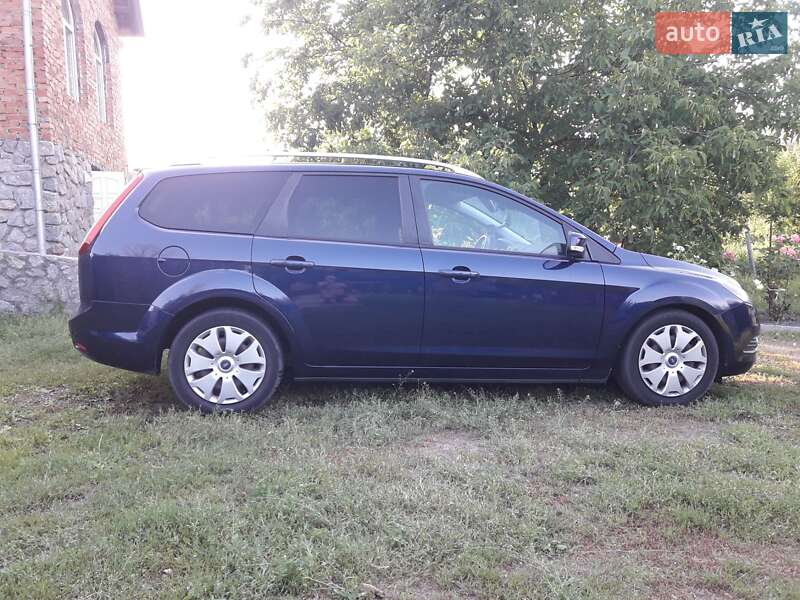 Универсал Ford Focus 2010 в Богодухове