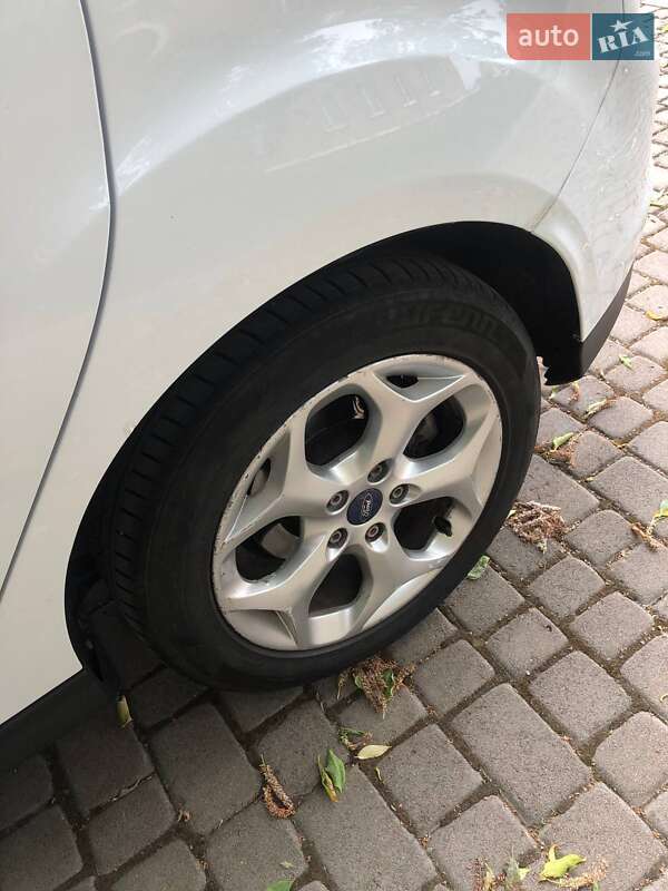 Хэтчбек Ford Focus 2013 в Шептицькому