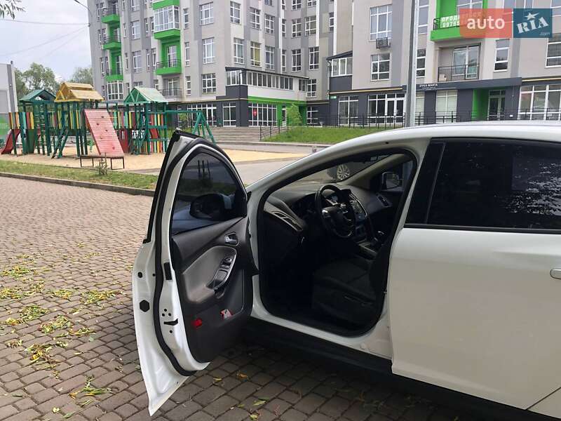 Хэтчбек Ford Focus 2013 в Шептицькому