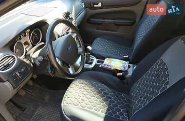Хэтчбек Ford Focus 2009 в 