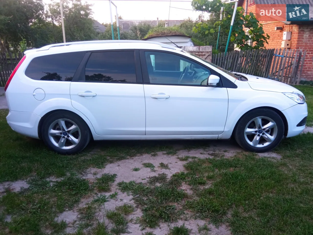 2010 Ford Focus - мініатюра 17