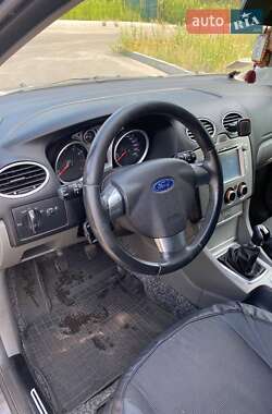 Хэтчбек Ford Focus 2010 в 