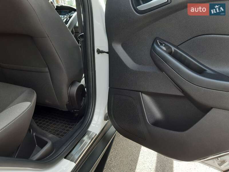 Седан Ford Focus 2013 в Києві фото 49 Седан Ford Focus 2013 в Києві