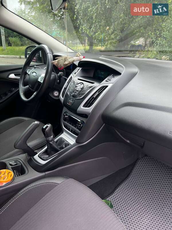 Седан Ford Focus 2013 в Покровске фото 2 Седан Ford Focus 2013 в Покровске