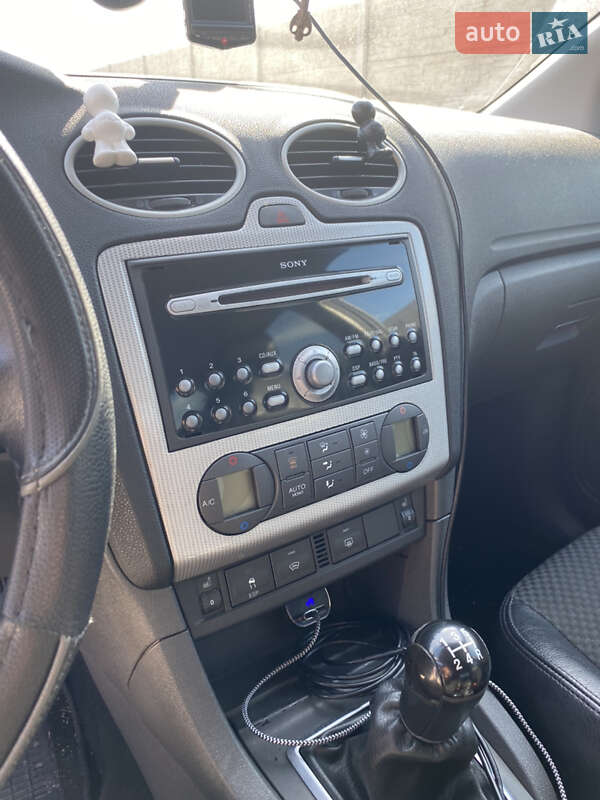 Хэтчбек Ford Focus 2006 в Тячеве