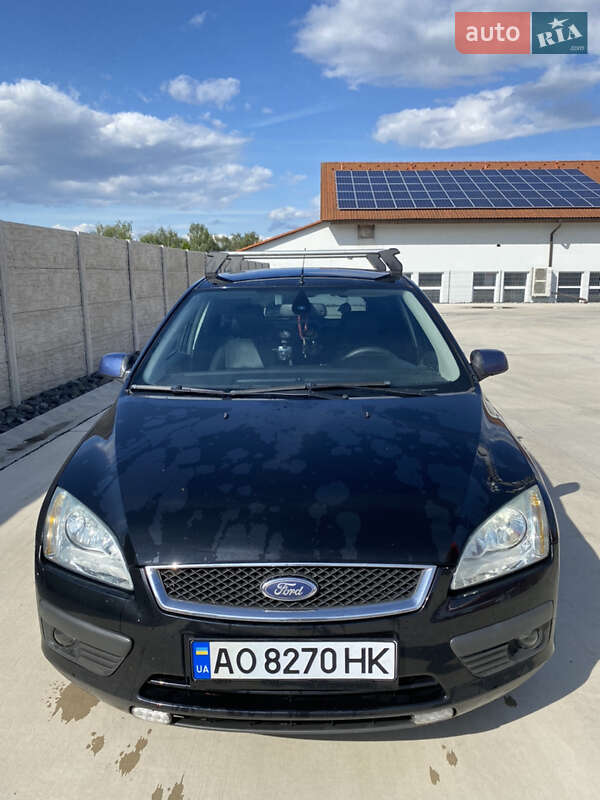 Хэтчбек Ford Focus 2006 в Тячеве