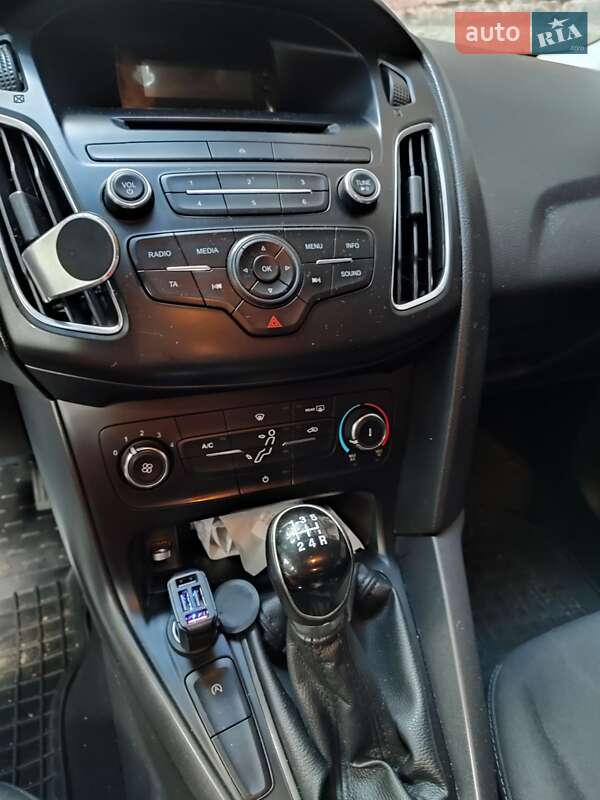 Универсал Ford Focus 2015 в Ровно фото 3 Универсал Ford Focus 2015 в Ровно