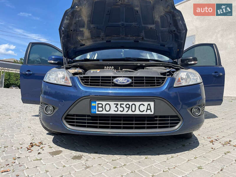 Хэтчбек Ford Focus 2008 в Борщеве