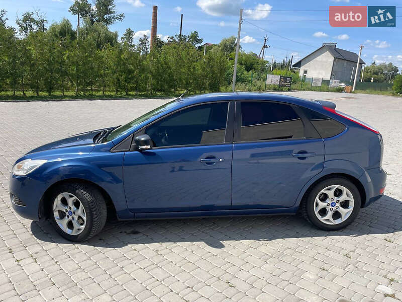 Хэтчбек Ford Focus 2008 в Борщеве