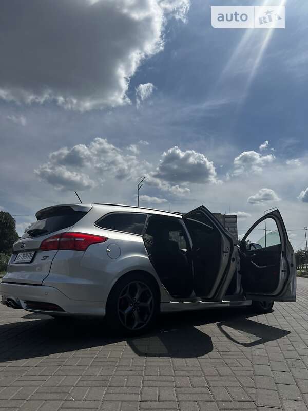 Универсал Ford Focus 2018 в Киеве фото 5 Универсал Ford Focus 2018 в Киеве