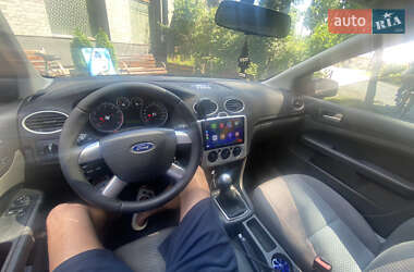 Хэтчбек Ford Focus 2006 в Сваляве