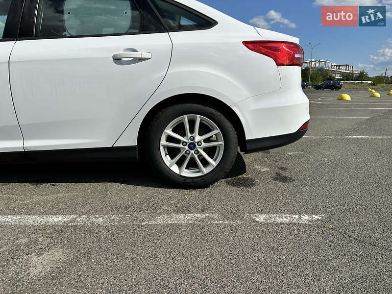Седан Ford Focus 2016 в Киеве