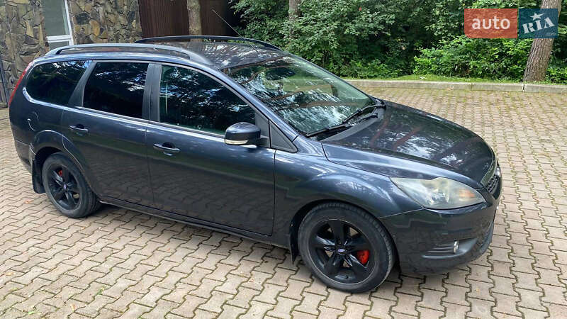 Универсал Ford Focus 2009 в Новояворовске