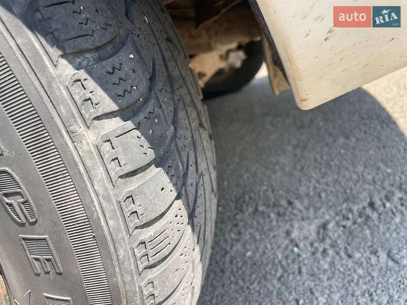 Седан Ford Focus 2001 в Южном фото 7 Седан Ford Focus 2001 в Южном