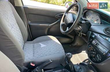 Седан Ford Focus 2001 в 