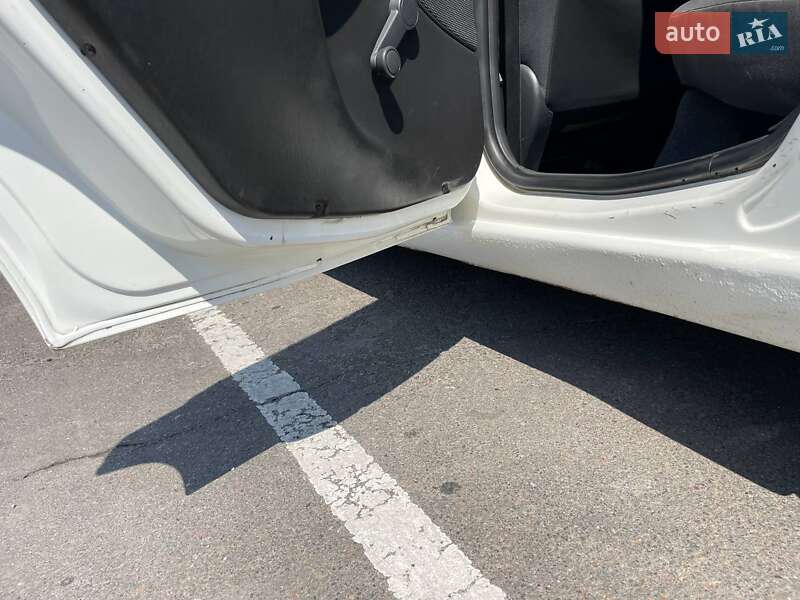 Седан Ford Focus 2001 в Южном фото 36 Седан Ford Focus 2001 в Южном