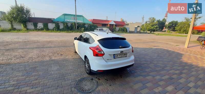 Хэтчбек Ford Focus 2012 в Новой Водолаге