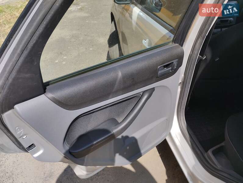 Хэтчбек Ford Focus 2008 в Тульчине