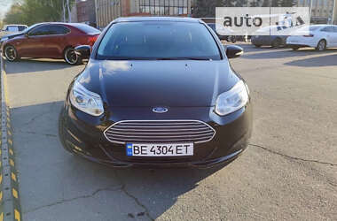 Хэтчбек Ford Focus 2013 в 