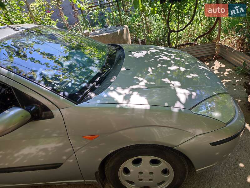 Седан Ford Focus 2003 в 
