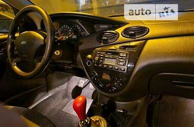 Хэтчбек Ford Focus 2002 в Киеве