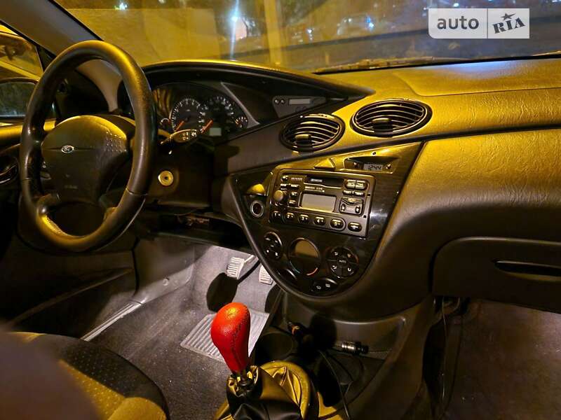 Хэтчбек Ford Focus 2002 в Киеве