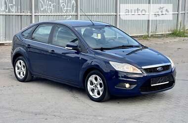 Хэтчбек Ford Focus 2011 в 