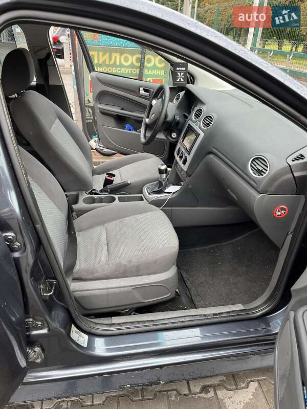Хэтчбек Ford Focus 2006 в Луцке