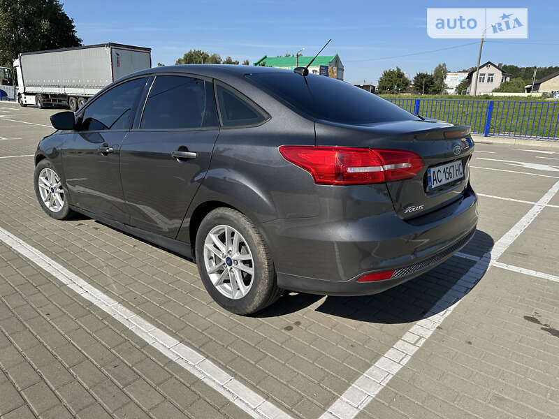 Седан Ford Focus 2017 в Нововолынске