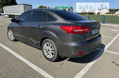 Седан Ford Focus 2017 в 