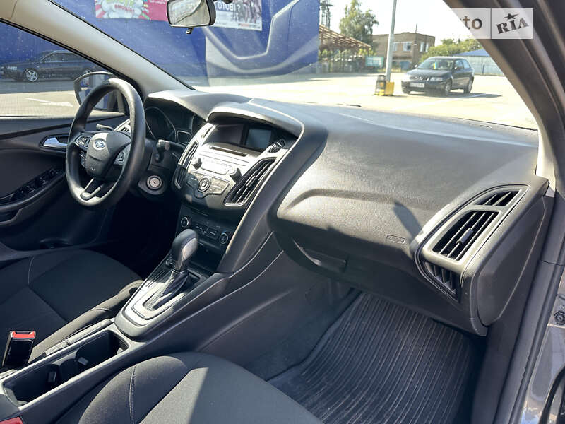 Седан Ford Focus 2017 в Нововолынске
