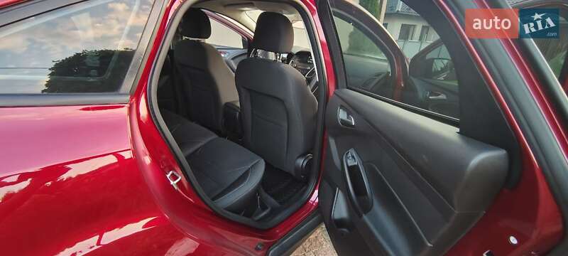 Седан Ford Focus 2015 в Львові