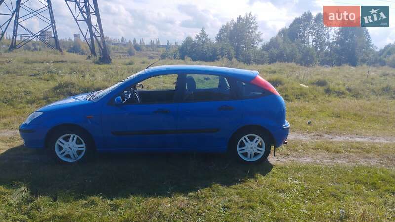 Хэтчбек Ford Focus 2003 в Шостке