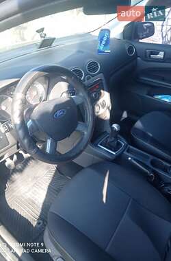 Хэтчбек Ford Focus 2007 в Долинской