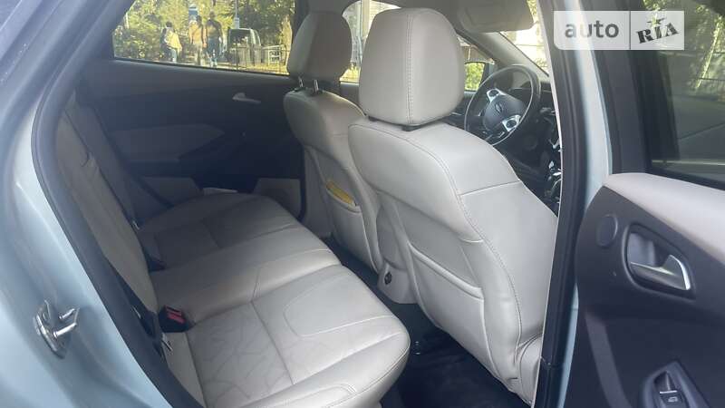 Хэтчбек Ford Focus 2013 в Киеве фото 8 Хэтчбек Ford Focus 2013 в Киеве