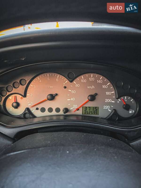 Хэтчбек Ford Focus 1999 в Рожище