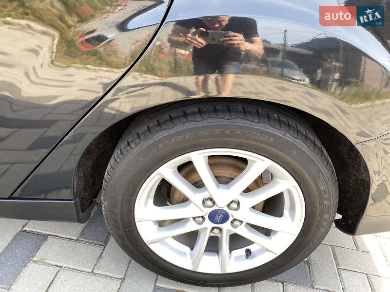 Седан Ford Focus 2015 в Ровно