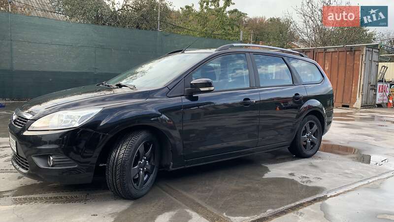 Универсал Ford Focus 2010 в Ромнах фото 3 Универсал Ford Focus 2010 в Ромнах