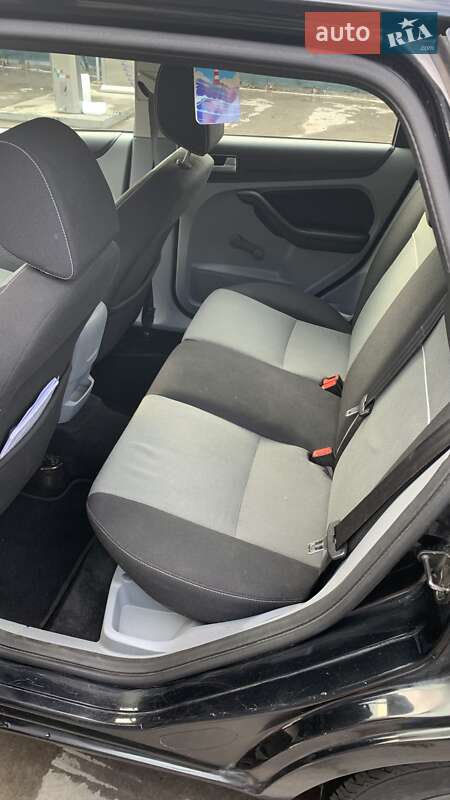 Универсал Ford Focus 2010 в Ромнах фото 5 Универсал Ford Focus 2010 в Ромнах