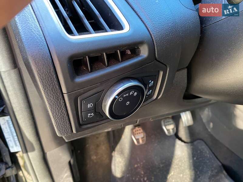 Хэтчбек Ford Focus 2015 в Львове