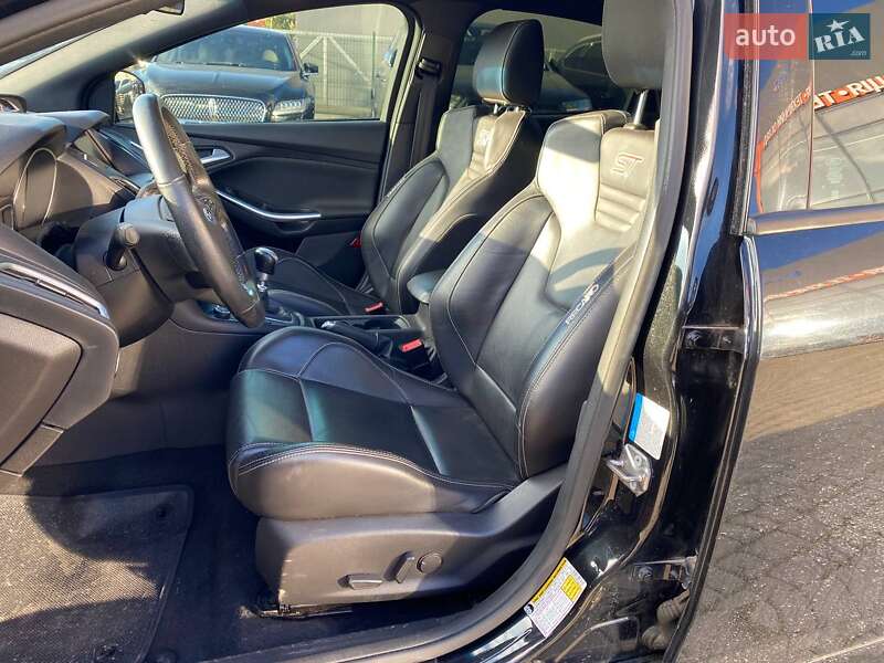 Хэтчбек Ford Focus 2015 в Львове